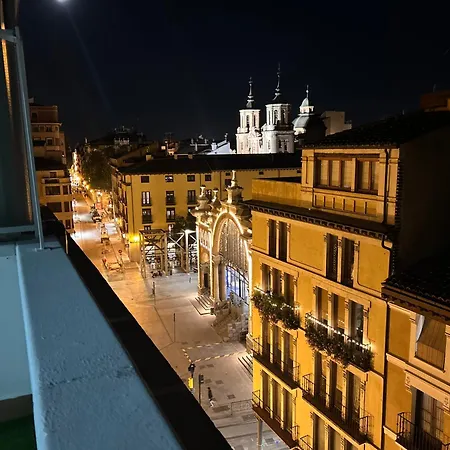Atico Con Vistas Al Mercado Opcion De Parking Apartamento